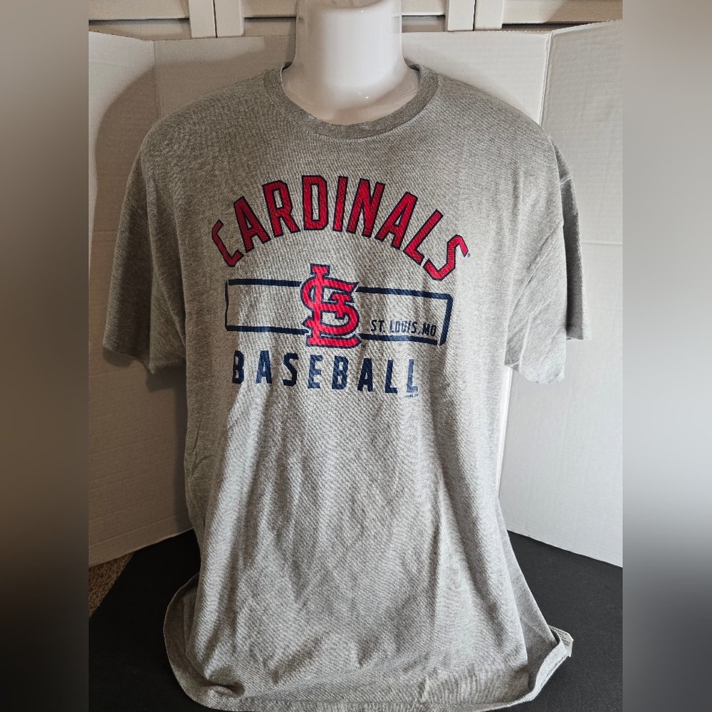MLB Cardinals Tshirt Men's XL Gray Shortsleeve Sport St Louis Baseball